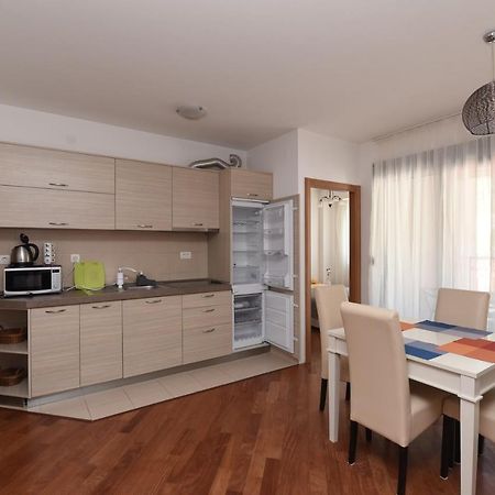 Apartamenti Enjoy Lägenhet Petrovac Exteriör bild