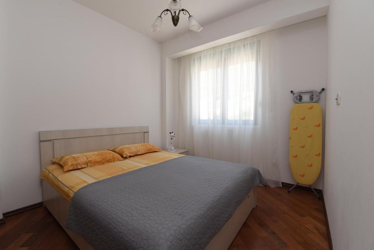 Apartamenti Enjoy Lägenhet Petrovac Exteriör bild