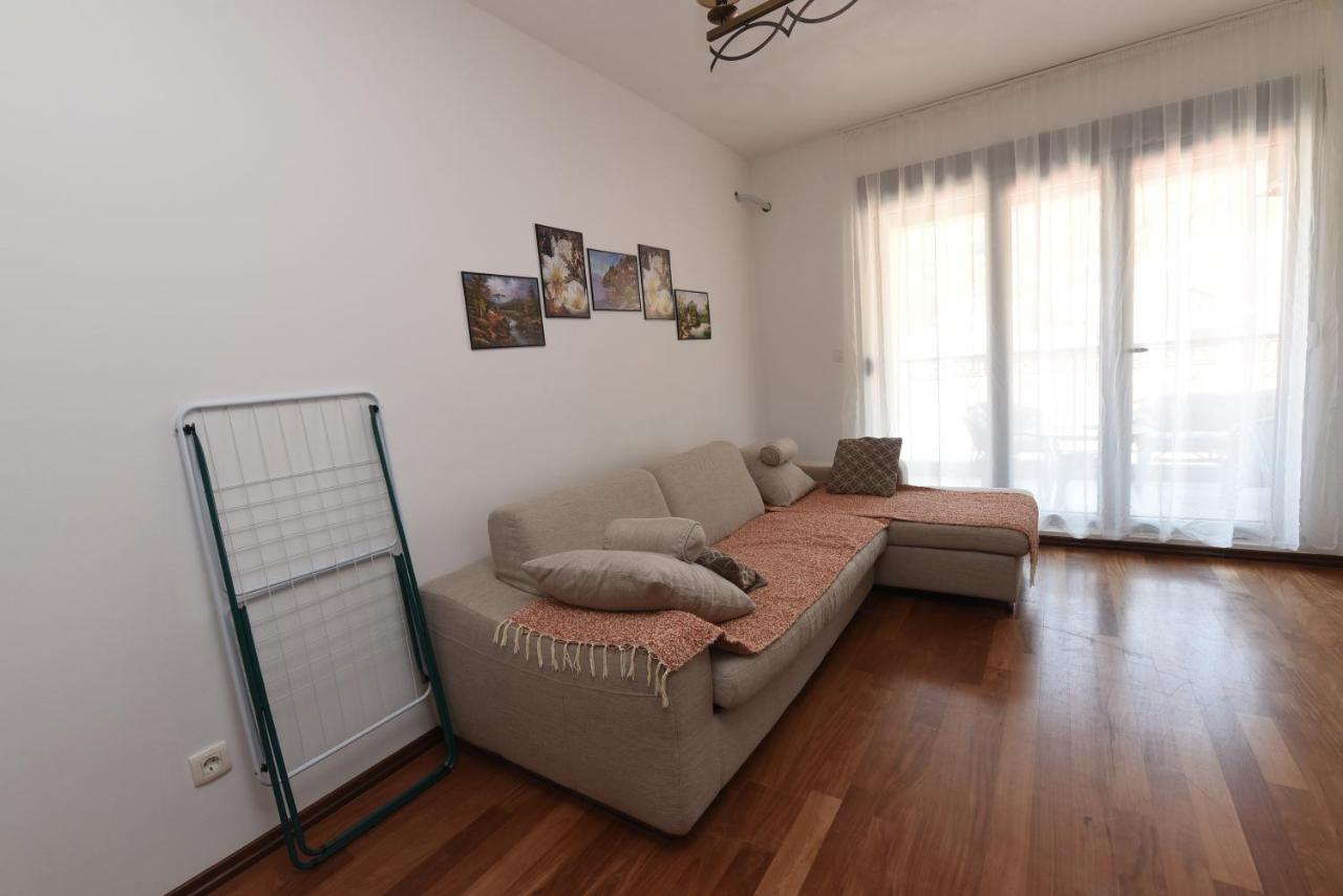 Apartamenti Enjoy Lägenhet Petrovac Exteriör bild