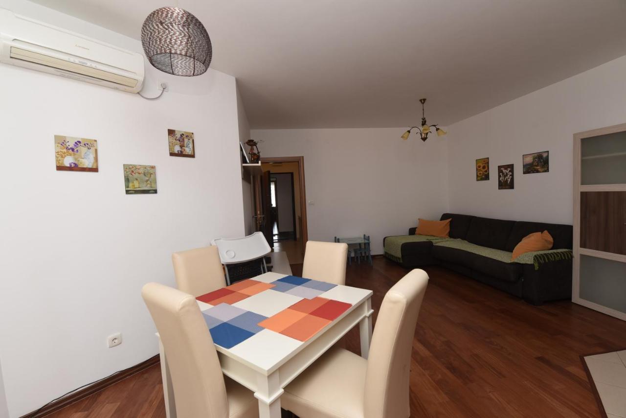 Apartamenti Enjoy Lägenhet Petrovac Exteriör bild
