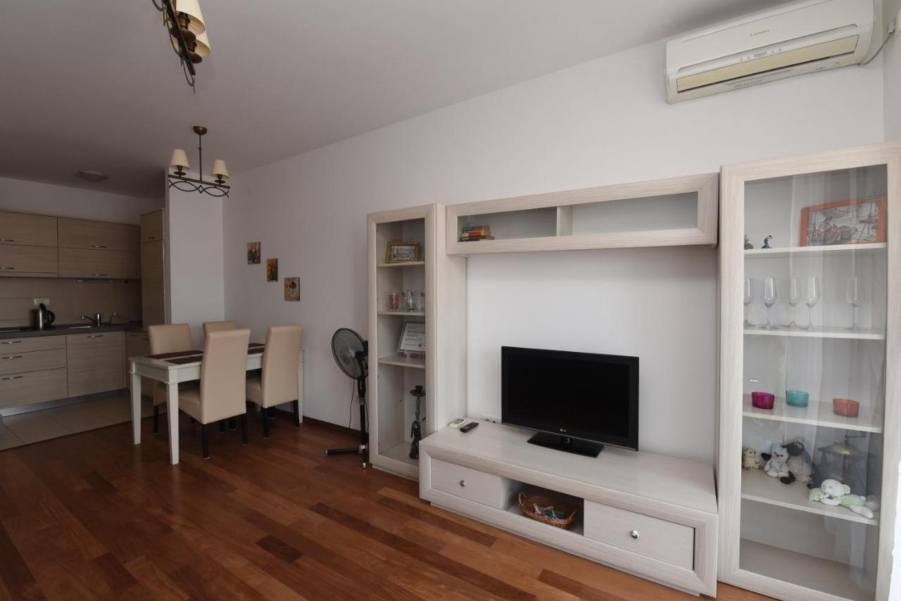 Apartamenti Enjoy Lägenhet Petrovac Exteriör bild