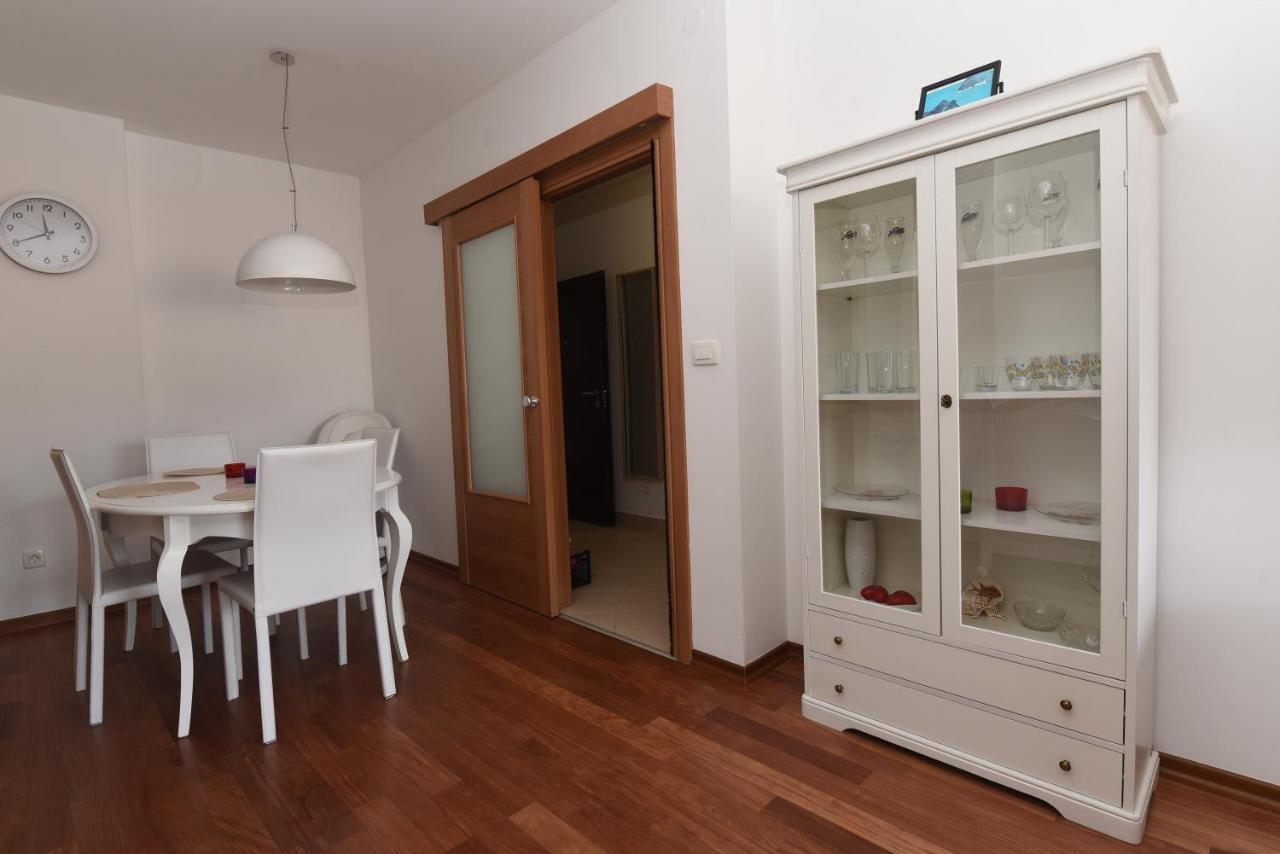 Apartamenti Enjoy Lägenhet Petrovac Exteriör bild