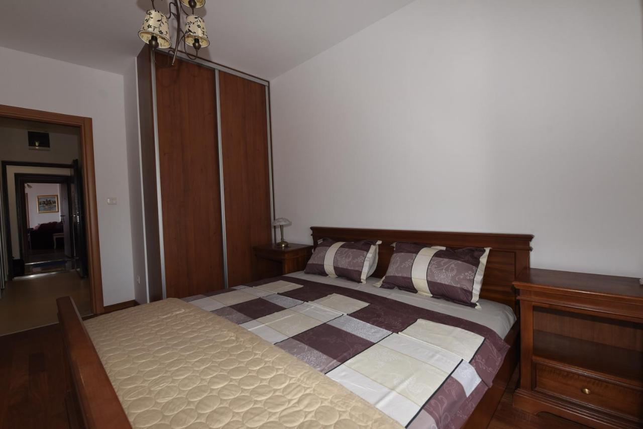 Apartamenti Enjoy Lägenhet Petrovac Exteriör bild