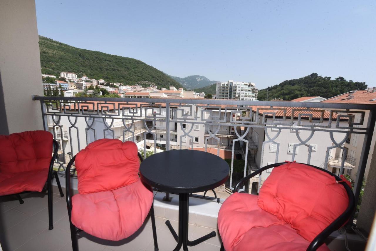Apartamenti Enjoy Lägenhet Petrovac Exteriör bild