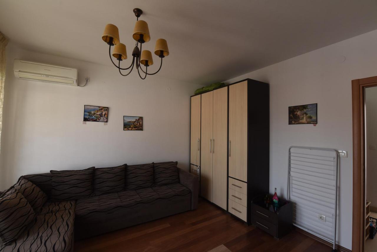 Apartamenti Enjoy Lägenhet Petrovac Exteriör bild
