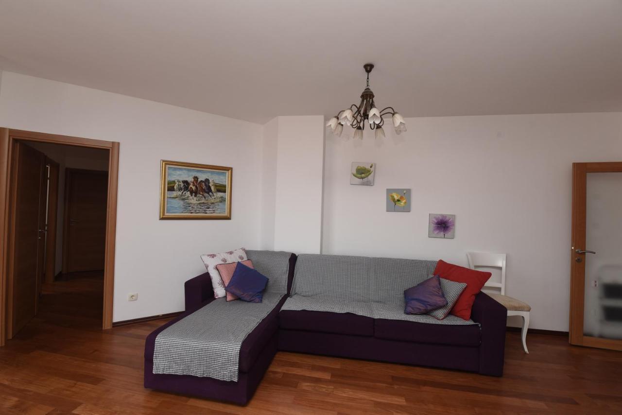 Apartamenti Enjoy Lägenhet Petrovac Exteriör bild