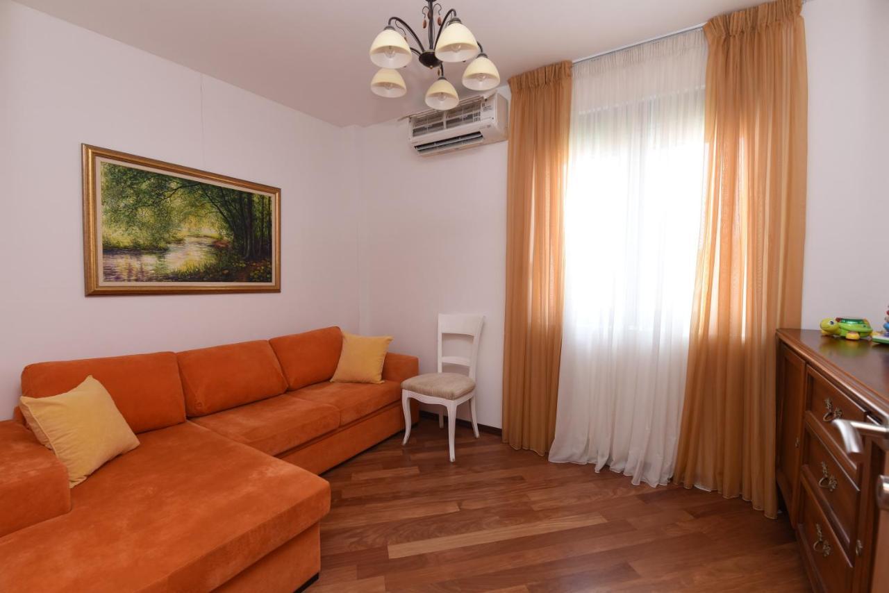 Apartamenti Enjoy Lägenhet Petrovac Exteriör bild