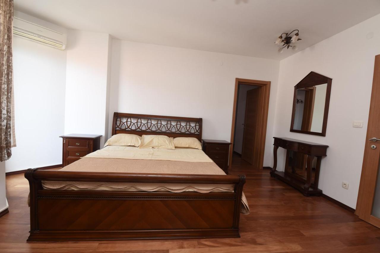 Apartamenti Enjoy Lägenhet Petrovac Exteriör bild